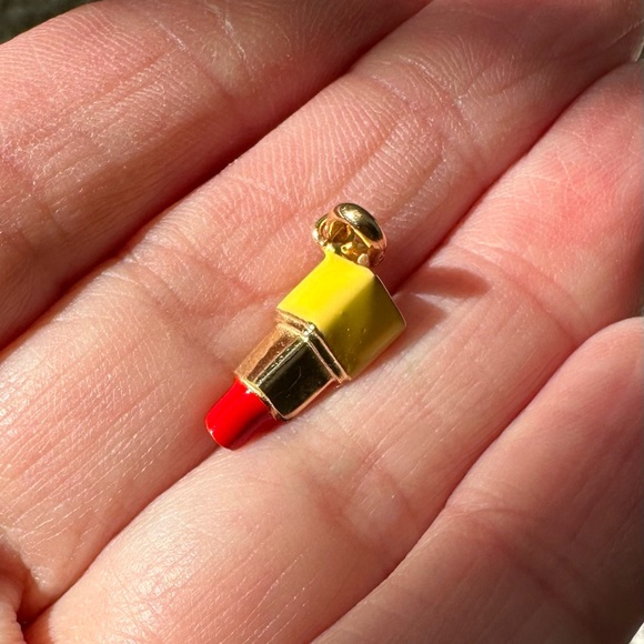 Vintage lipstick charm - Picture 3 of 9